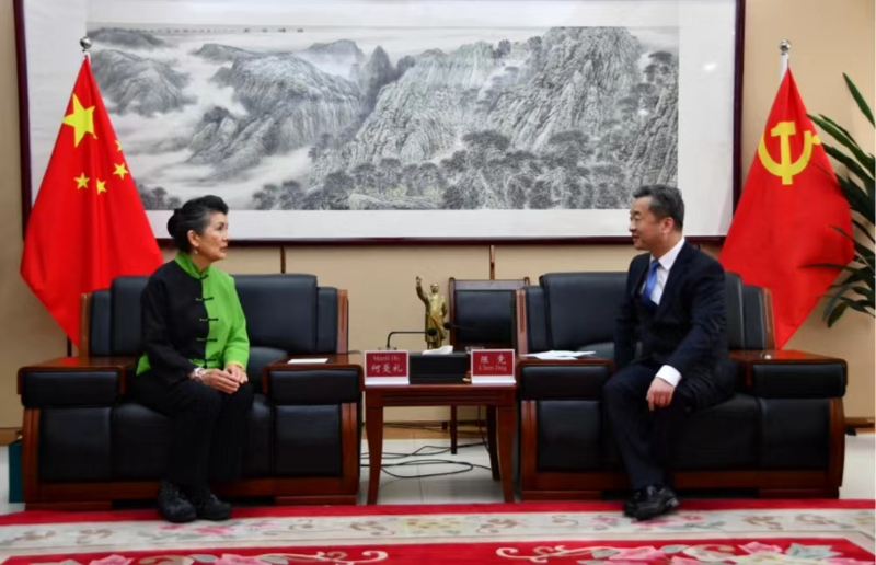 907825773.jpg 907825773.jpg